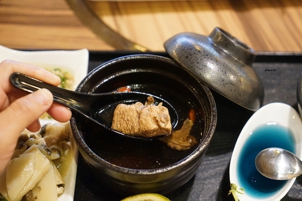 阿源私房菜:老饕私藏 向上市場30年的好味道 極品閹雞超好吃 阿源私房菜