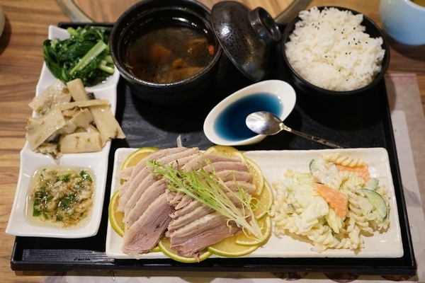 阿源私房菜:老饕私藏 向上市場30年的好味道 極品閹雞超好吃 阿源私房菜