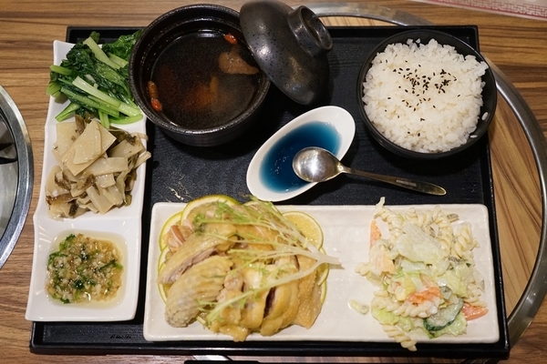 阿源私房菜:老饕私藏 向上市場30年的好味道 極品閹雞超好吃 阿源私房菜