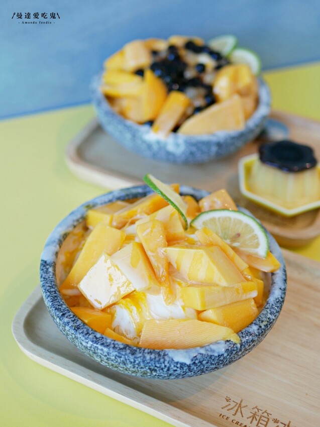 芒果季開跑『小琉球冰箱冰舖』有著滿滿店貓陪伴的療癒系芒果雪花冰吃起來!小琉球美食|小琉球冰店|屏東美食 - 曼達愛吃鬼