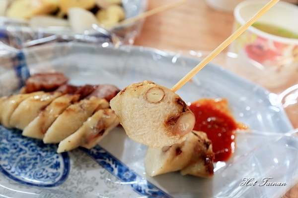 阿豹香腸攤：【澎湖美食】在地兩大黑輪攤大比拚，來馬公到底該吃哪一家！？