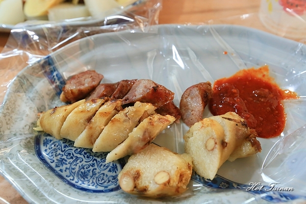 阿豹香腸攤：【澎湖美食】在地兩大黑輪攤大比拚，來馬公到底該吃哪一家！？