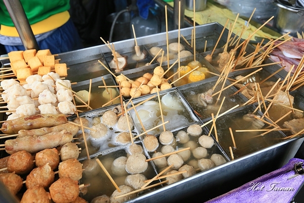 阿豹香腸攤：【澎湖美食】在地兩大黑輪攤大比拚，來馬公到底該吃哪一家！？