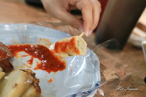 阿豹香腸攤：【澎湖美食】在地兩大黑輪攤大比拚，來馬公到底該吃哪一家！？