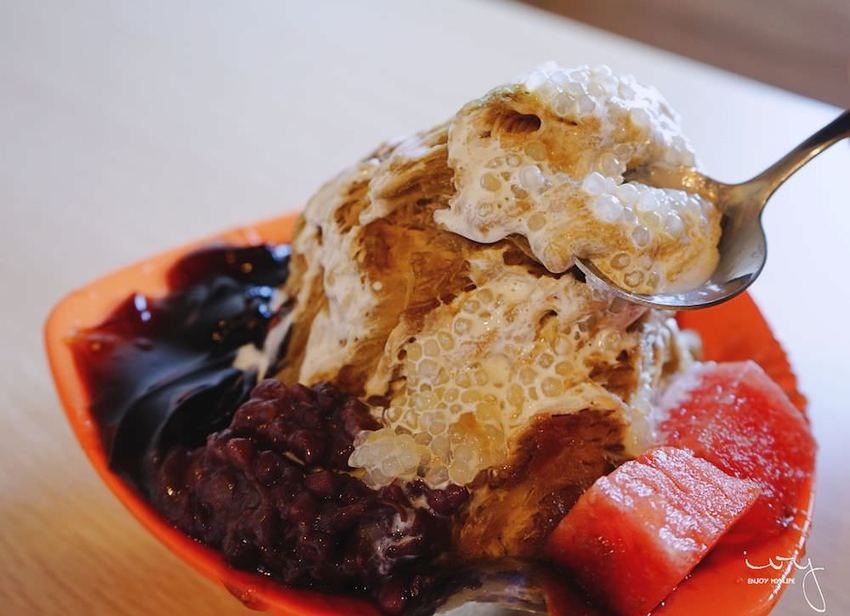 玉冠嫩仙草|澎湖排隊冰品，最具特色的仙草挫冰，消暑又爽口