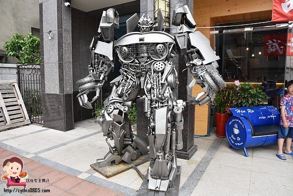 桃園龍潭美食-罕如藝術咖啡-變形金剛排排站,重機車友咖啡廳品嚐咖啡香 @民宿女王芽月-美食.旅遊.全台趴趴走