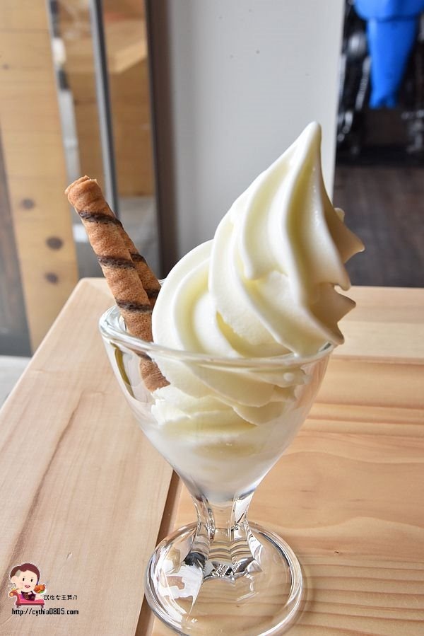 桃園龍潭美食-罕如藝術咖啡-變形金剛排排站,重機車友咖啡廳品嚐咖啡香 @民宿女王芽月-美食.旅遊.全台趴趴走