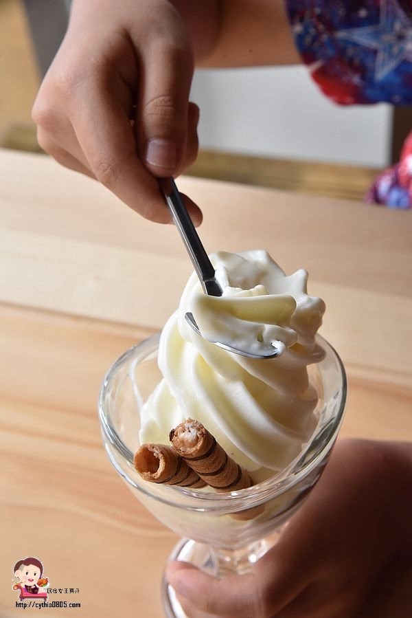 桃園龍潭美食-罕如藝術咖啡-變形金剛排排站,重機車友咖啡廳品嚐咖啡香 @民宿女王芽月-美食.旅遊.全台趴趴走