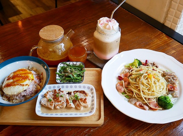 伍伍零-咖啡與餐：伍伍零-咖啡與餐-台北芝山站巷弄內精緻好店  從裝潢、服務到餐點  都是值得再訪的好店