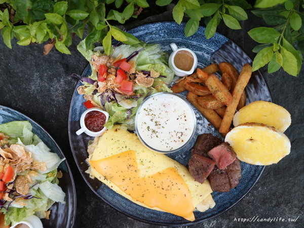 享。拾光 Fun time：台中美食│享。拾光 fun time〃中科商圈早午餐推薦～提供wifi及插座，可帶寵物，還有美美打卡牆！