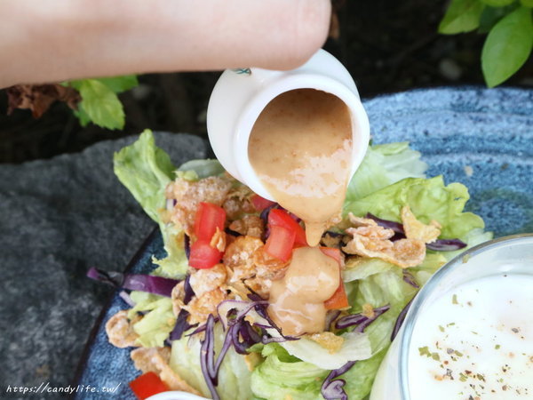 享。拾光 Fun time：台中美食│享。拾光 fun time〃中科商圈早午餐推薦～提供wifi及插座，可帶寵物，還有美美打卡牆！