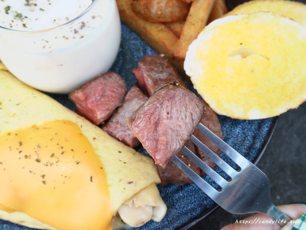 享。拾光 Fun time：台中美食│享。拾光 fun time〃中科商圈早午餐推薦～提供wifi及插座，可帶寵物，還有美美打卡牆！