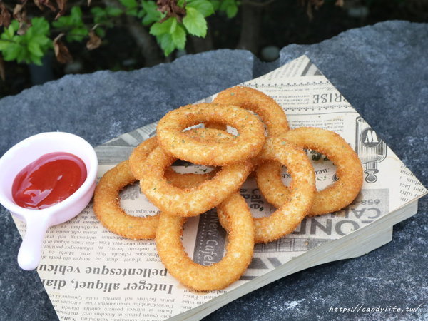 享。拾光 Fun time：台中美食│享。拾光 fun time〃中科商圈早午餐推薦～提供wifi及插座，可帶寵物，還有美美打卡牆！