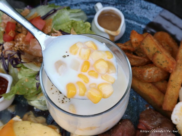 享。拾光 Fun time：台中美食│享。拾光 fun time〃中科商圈早午餐推薦～提供wifi及插座，可帶寵物，還有美美打卡牆！