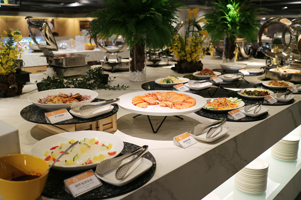 《名人會》港點、海鮮吃到飽千元有找,台北市美食自助百匯