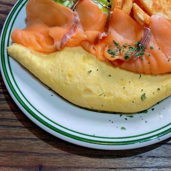 台北 中山站 早午餐 咖啡廳 夢鹿咖啡 挪威煙燻鮭魚歐姆蛋02.JPG