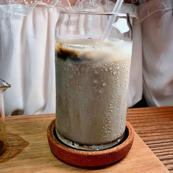 台北 中山站 早午餐 咖啡廳 夢鹿咖啡 冰大理石咖啡拿鐵02.JPG