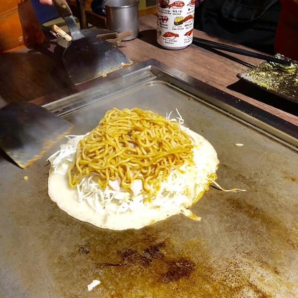 愛夏子あいさつ 樹林店:(台南。中西區)『愛夏子』台南一級棒的大阪燒名店,另有廣島燒,東京文字燒,讓您一次體驗日本三大名燒,『墨魚厚切豬排』也超好吃!『愛夏子。樹林店』