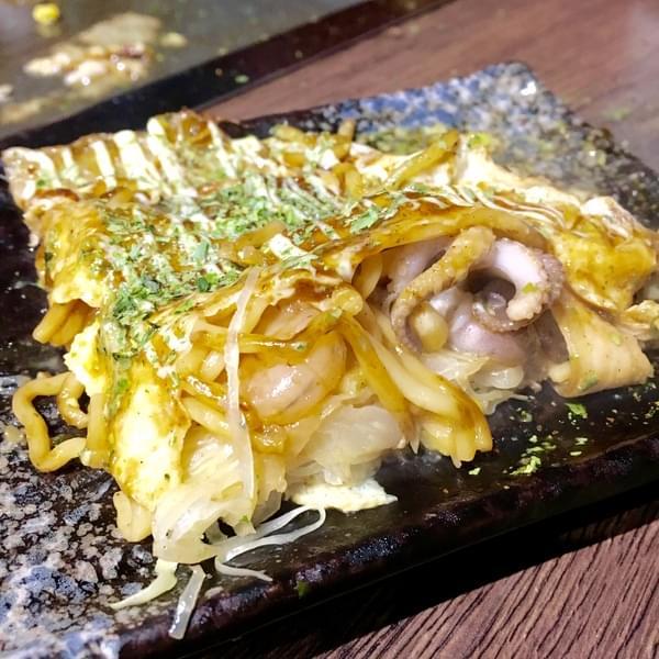 愛夏子あいさつ 樹林店:(台南。中西區)『愛夏子』台南一級棒的大阪燒名店,另有廣島燒,東京文字燒,讓您一次體驗日本三大名燒,『墨魚厚切豬排』也超好吃!『愛夏子。樹林店』