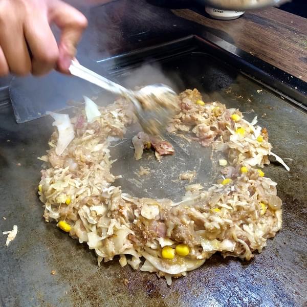 愛夏子あいさつ 樹林店:(台南。中西區)『愛夏子』台南一級棒的大阪燒名店,另有廣島燒,東京文字燒,讓您一次體驗日本三大名燒,『墨魚厚切豬排』也超好吃!『愛夏子。樹林店』