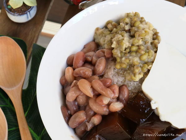 好豆堂商號：台中美食│好豆堂商號〃好吃豆乳冰在這裡！還有芋頭控必點的芋頭牛奶冰，裡頭不只芋頭喔~