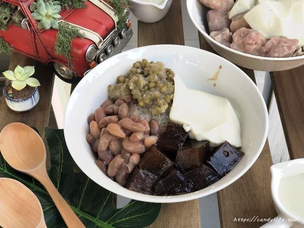 好豆堂商號：台中美食│好豆堂商號〃好吃豆乳冰在這裡！還有芋頭控必點的芋頭牛奶冰，裡頭不只芋頭喔~