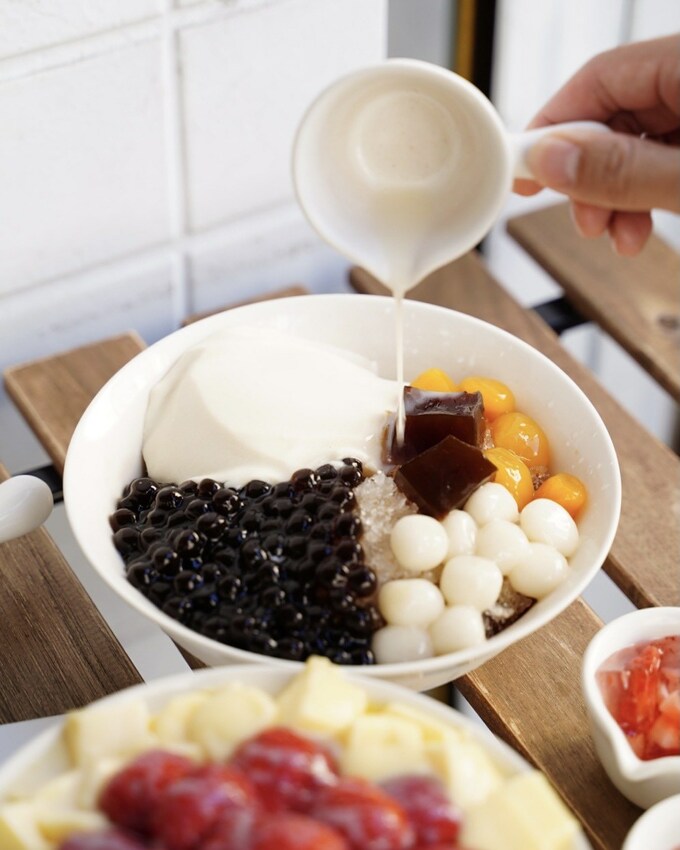 【好豆堂商號】台中豆花冰品店推薦，冬季限定「草莓牛奶豆乳冰」強勢回歸！必加點手工草莓凍～ - 阿華田的美食日記