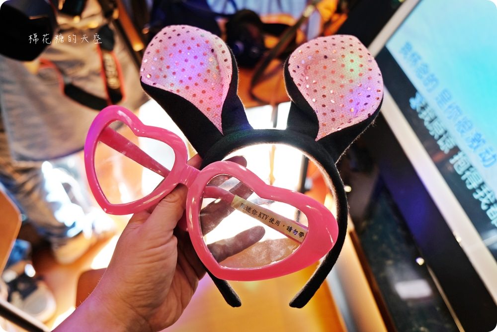 大魯閣看完電影來唱歌,最新KTV包廂就在隔壁,文內有省時點歌秘技