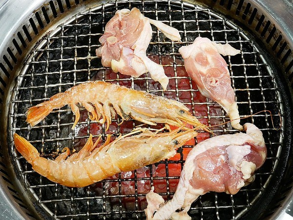 好客燒烤(嘉義秀泰店):好客燒烤(嘉義門市)-嘉義西區吃到飽燒烤 肉品選擇多 吃好吃巧一次擁有 是約會聚餐的好選擇