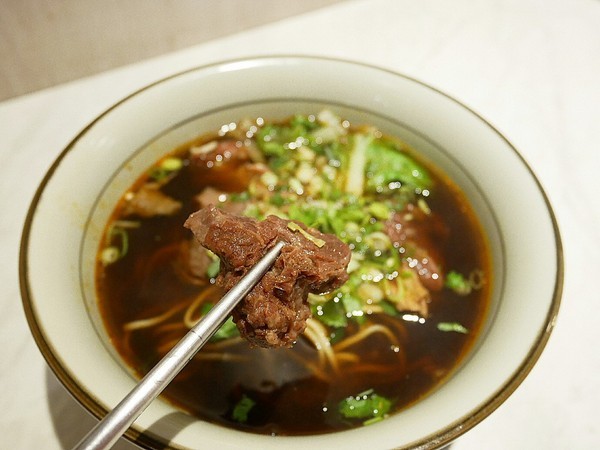 八珍饌(公益店):八珍饌-台中公益路北方料理 由老師傅親自操刀 讓顧客回味道地經典味 湯包、鍋貼、麵點應有盡有 一起來享用眷村好味道