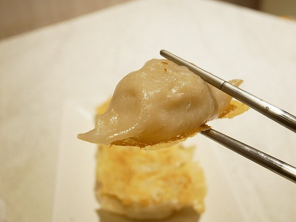 八珍饌(公益店):八珍饌-台中公益路北方料理 由老師傅親自操刀 讓顧客回味道地經典味 湯包、鍋貼、麵點應有盡有 一起來享用眷村好味道