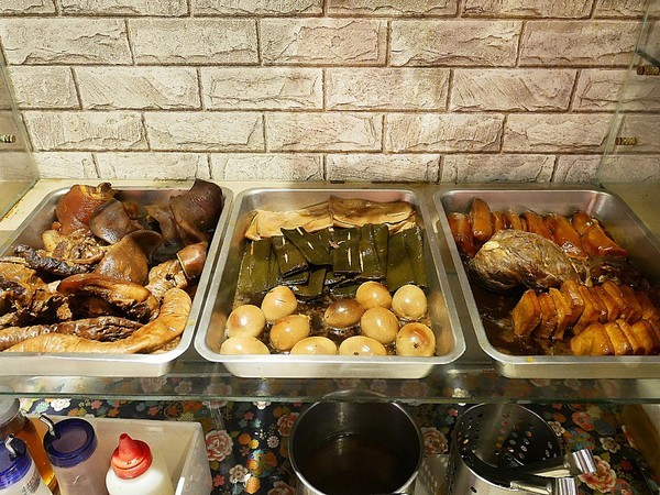 八珍饌(公益店):八珍饌-台中公益路北方料理 由老師傅親自操刀 讓顧客回味道地經典味 湯包、鍋貼、麵點應有盡有 一起來享用眷村好味道