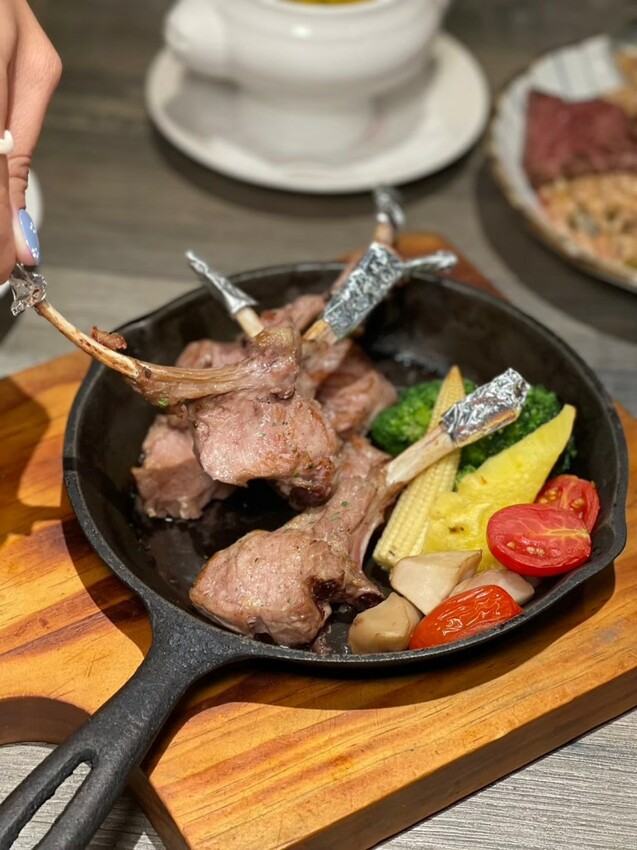 台北聚餐慶生推薦【Ulove羽樂歐陸創意料理】燉飯 排餐 蛋糕 小包廂空間 - 雁雁｜美食 旅遊 生活娛樂