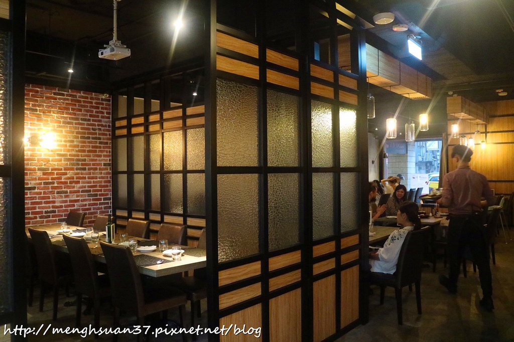 20180427_180427_0011