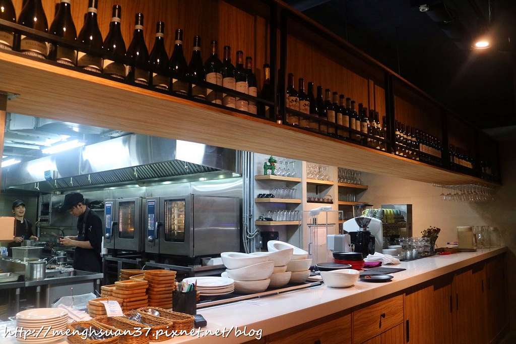 20180427_180427_0009