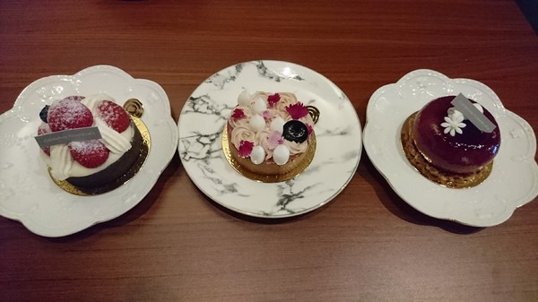 CandyFloss Flower&Caf'e 棉花糖花藝·甜點·下午茶:高雄~CandyFloss Flower&Caf'e 棉花糖花藝·甜點·下午茶~超好拍旋轉木馬、花藝裝飾~夢幻系餐廳~適合情侶約會的好地方~