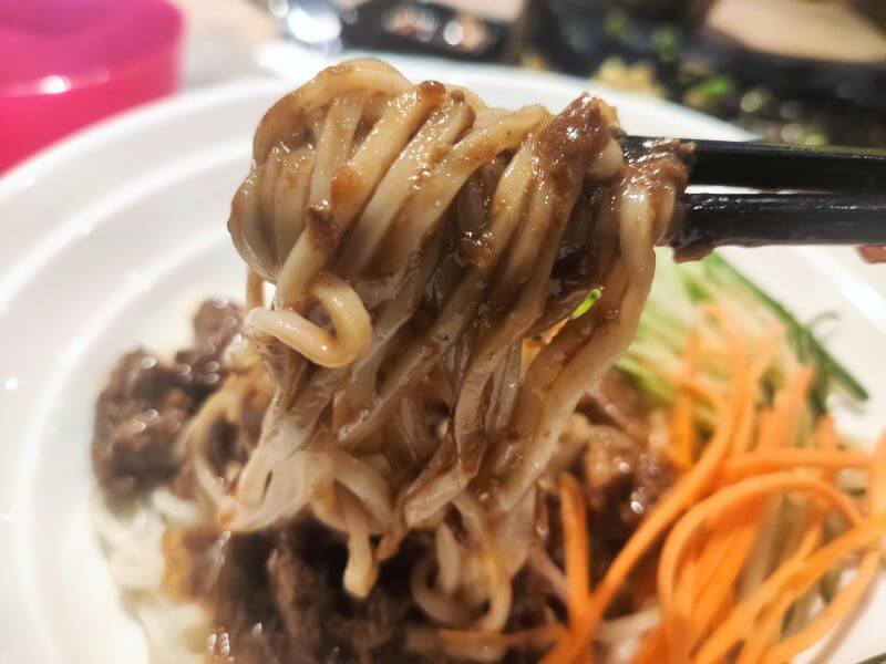 八方盈精燉牛肉麵 老北京酢醬麵