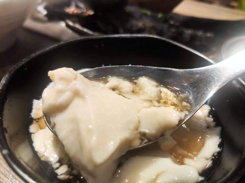 八方盈精燉牛肉麵 豆花