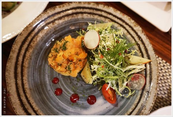 咕嚕好吃法式風味廚坊-15-自製香草醃鮭沙拉.JPG 咕嚕好吃法式風味廚坊-15-自製香草醃鮭沙拉.JPG