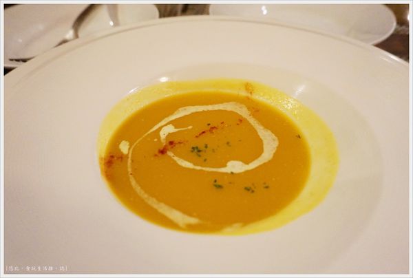 咕嚕好吃法式風味廚坊-17-南瓜濃湯.JPG 咕嚕好吃法式風味廚坊-17-南瓜濃湯.JPG