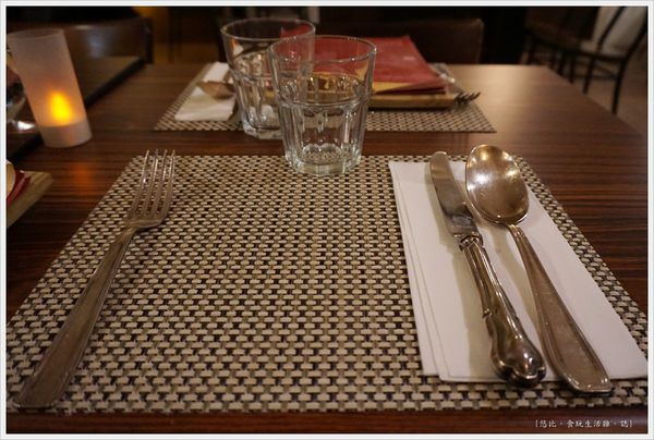 咕嚕好吃法式風味廚坊-4-餐桌.JPG 咕嚕好吃法式風味廚坊-4-餐桌.JPG