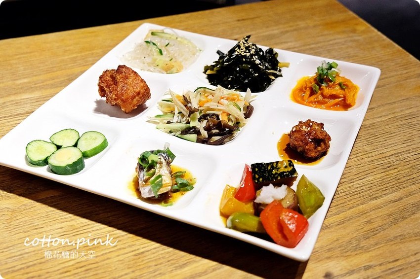 台中拉麵推薦|吃拉麵九宮格小菜免費送,限量超大蛤蠣拉麵必點! 台中拉麵推薦|吃拉麵九宮格小菜免費送,限量超大蛤蠣拉麵必點!