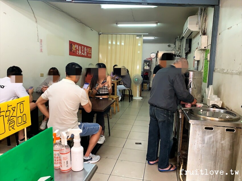 濃鄉臭豆腐⟩外皮超級酥脆的臭豆腐,飲料熱湯免費喝-台中東區美食 @果果愛Fruitlove 濃鄉臭豆腐⟩外皮超級酥脆的臭豆腐,飲料熱湯免費喝-台中東區美食 @果果愛Fruitlove