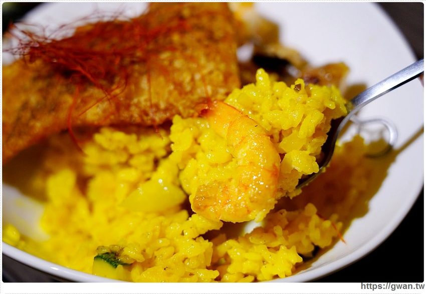 車庫改造的浪漫餐館,開幕一個月在地人才知道,用餐還送香檳!