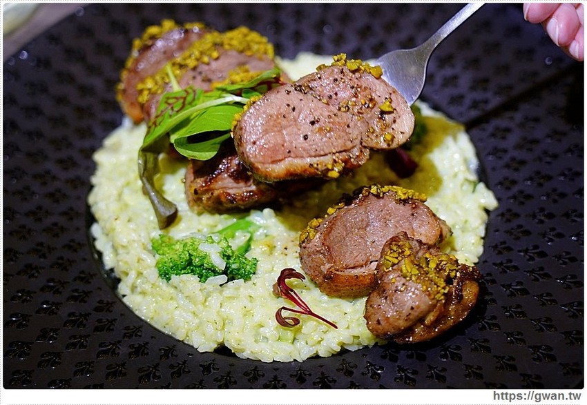 車庫改造的浪漫餐館,開幕一個月在地人才知道,用餐還送香檳!