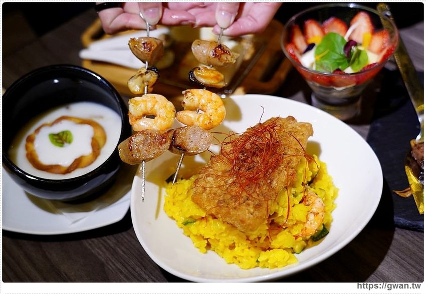 車庫改造的浪漫餐館,開幕一個月在地人才知道,用餐還送香檳!