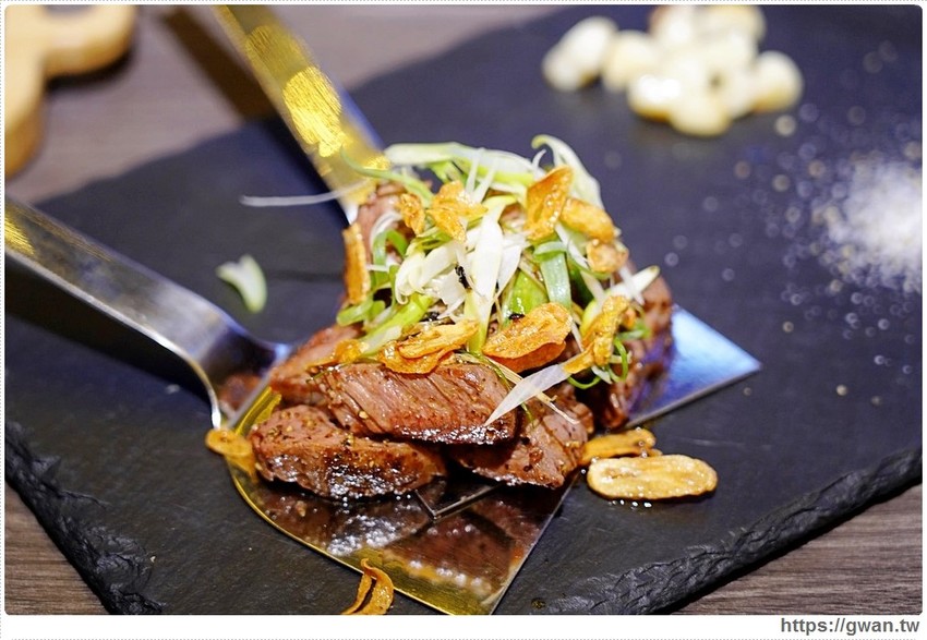 車庫改造的浪漫餐館,開幕一個月在地人才知道,用餐還送香檳!