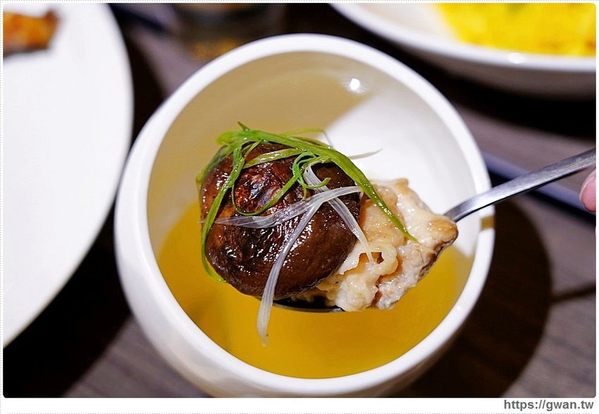 車庫改造的浪漫餐館,開幕一個月在地人才知道,用餐還送香檳!