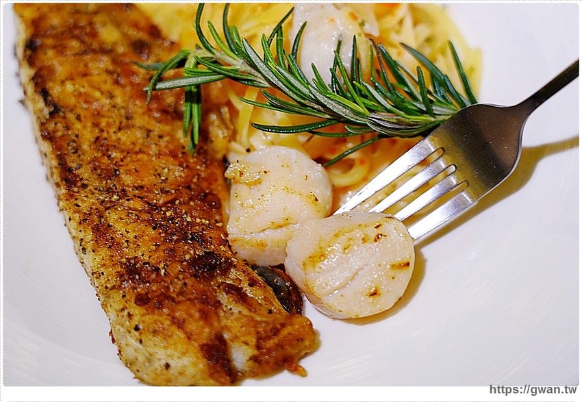 車庫改造的浪漫餐館,開幕一個月在地人才知道,用餐還送香檳!