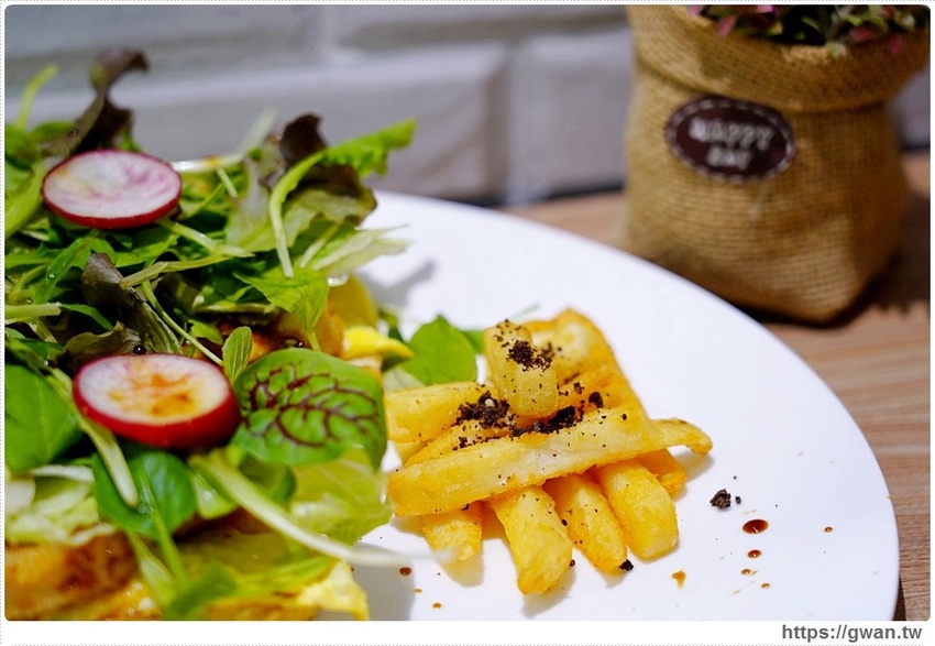 車庫改造的浪漫餐館,開幕一個月在地人才知道,用餐還送香檳!